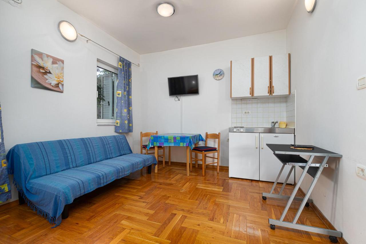 Ferienwohnung House Laura 200M From The Beach And The Center Poreč Exterior foto